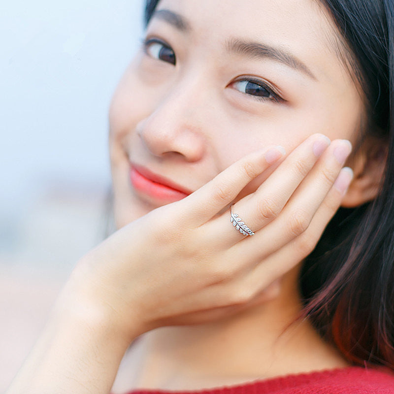 Dainty Leaf Tail Ring – Adjustable Korean Style Ring in Rose & White Gold