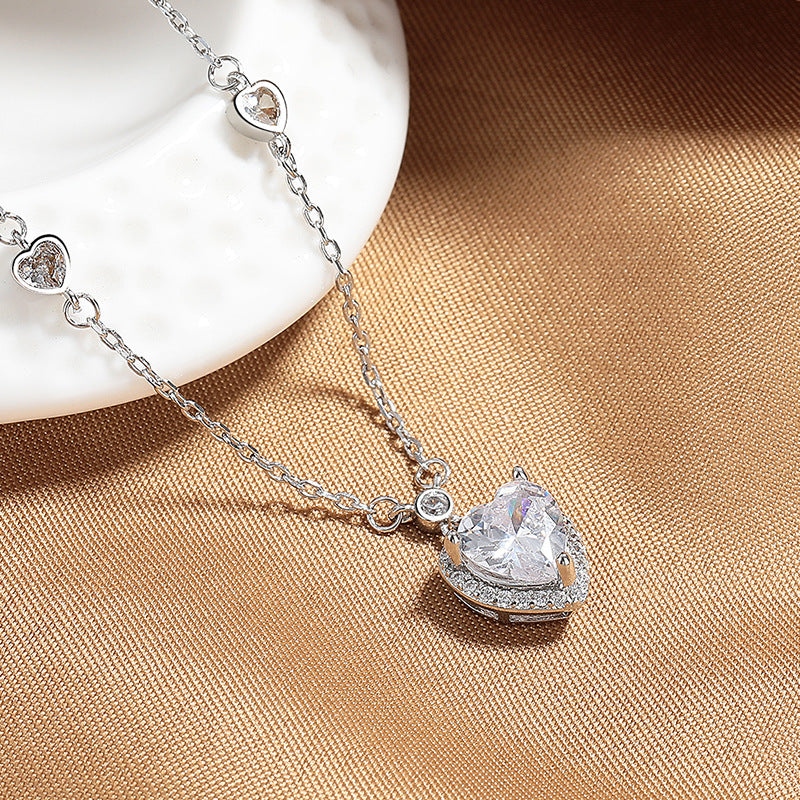 Elegant Heart-Shaped Pendant Necklace – Affordable Luxury Gift for Women