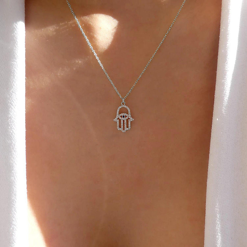 Crystal Eye Charm Clavicle Chain β Simple & Stylish Zinc Alloy Necklace for Women