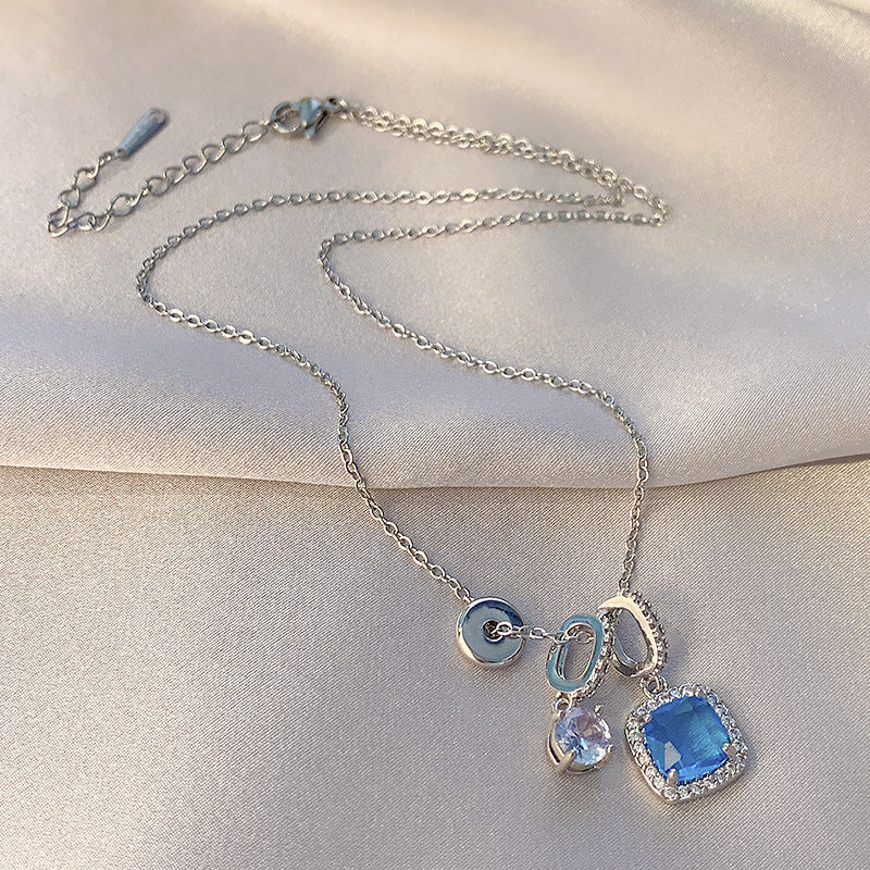 Shiny Blue Zircon Cube Pendant β Elegant Silver Clavicle Necklace for Women