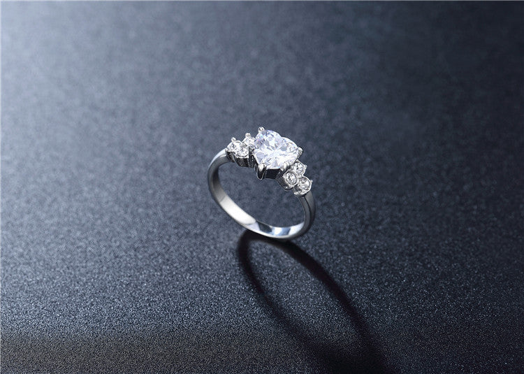 Elegant Zircon Wedding Ring β Stainless Steel Retro Band for Women (Sizes 5β10)