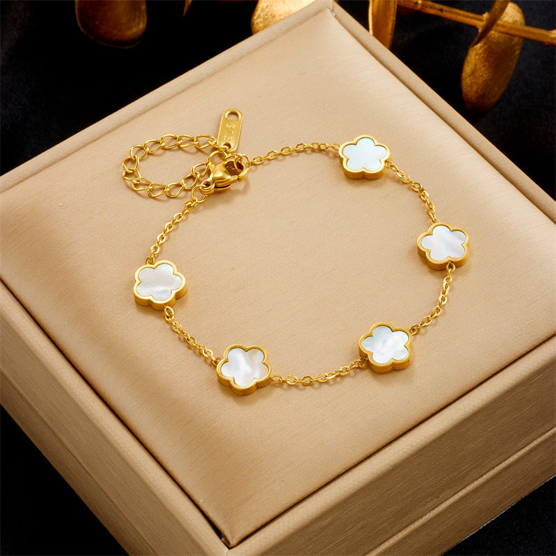 Charm Bracelet β Delicate Gold Touch for Fashion Lovers