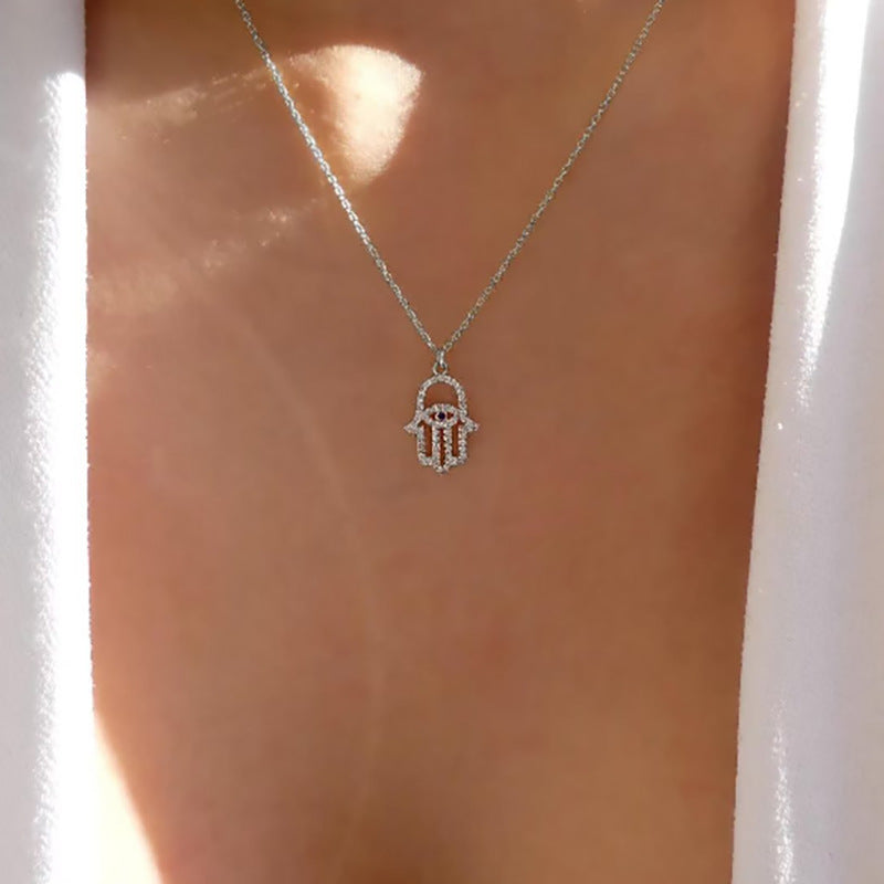 Crystal Eye Charm Clavicle Chain β Simple & Stylish Zinc Alloy Necklace for Women