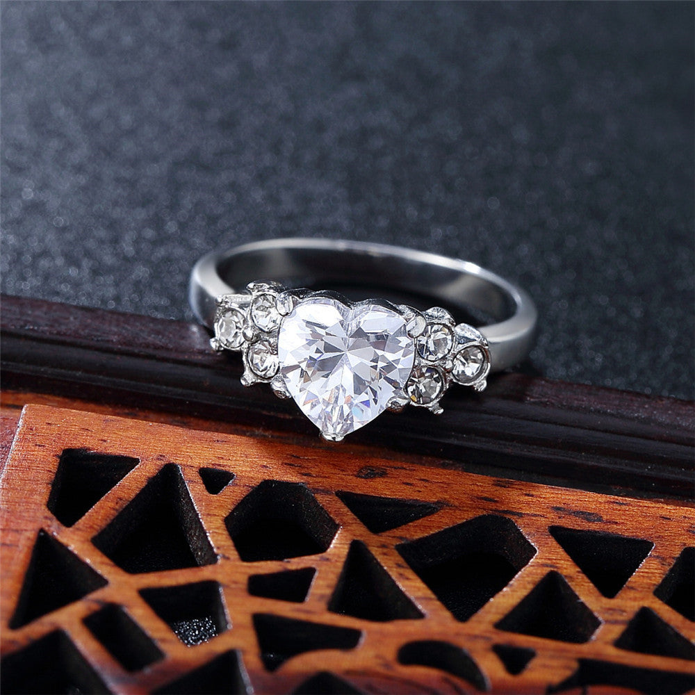 Elegant Zircon Wedding Ring β Stainless Steel Retro Band for Women (Sizes 5β10)